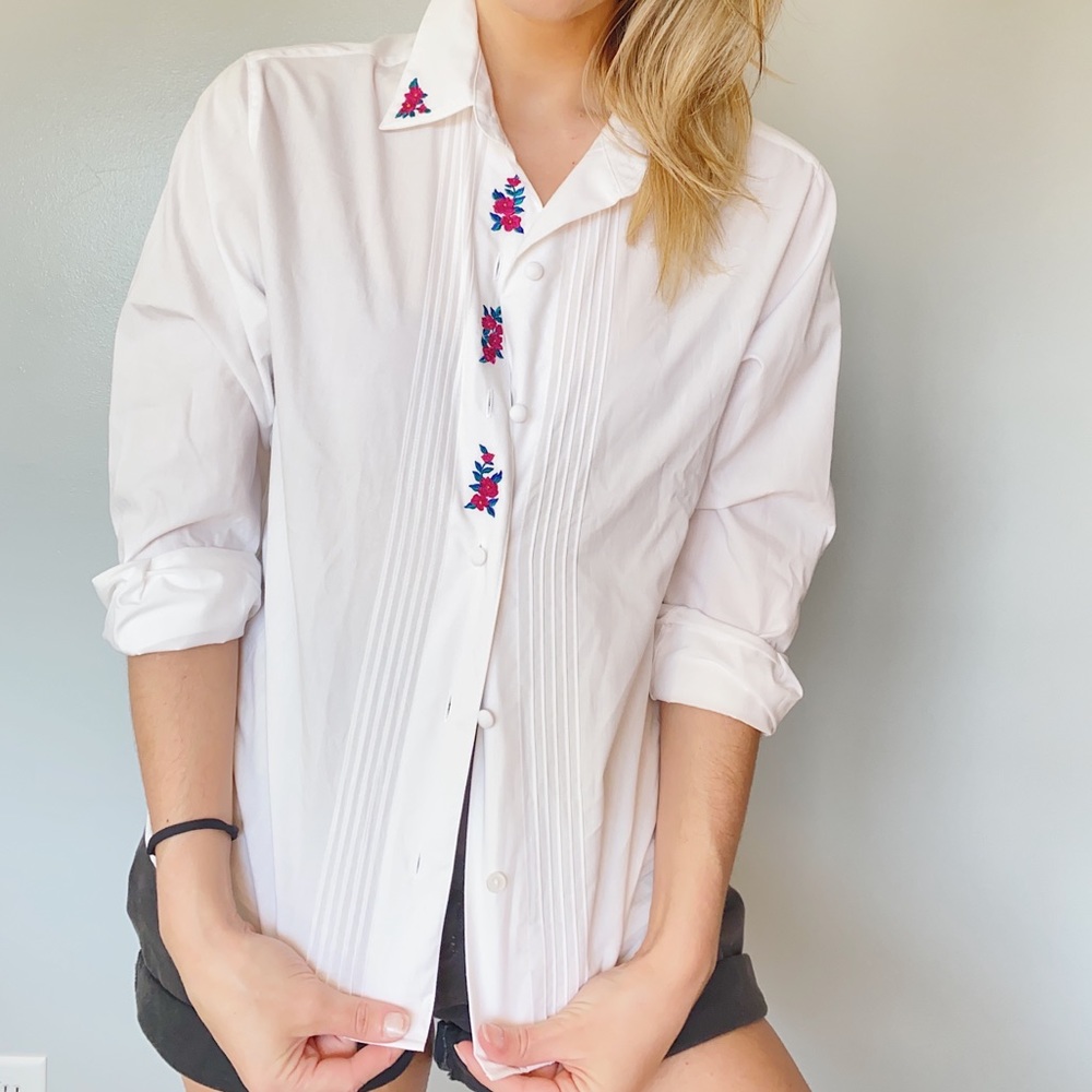 Vintage embroidered button down - Picture 2 of 4